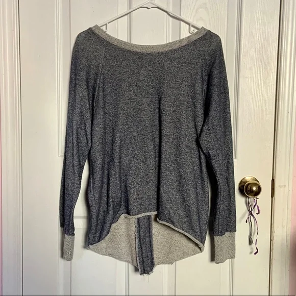 Gray Long-Sleeve High-Low Women's Sweater - Picture 2 of 8